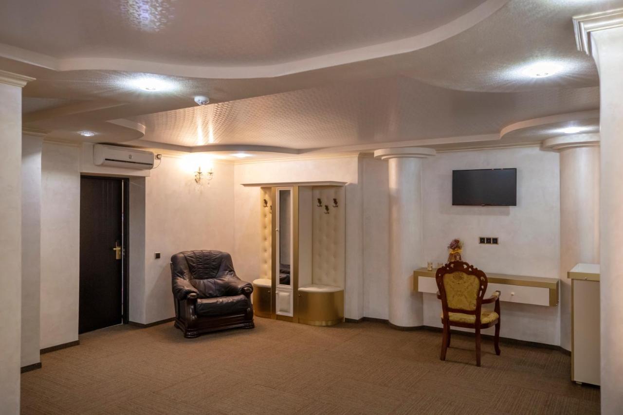 Hotel Georgia Gold Gori Esterno foto
