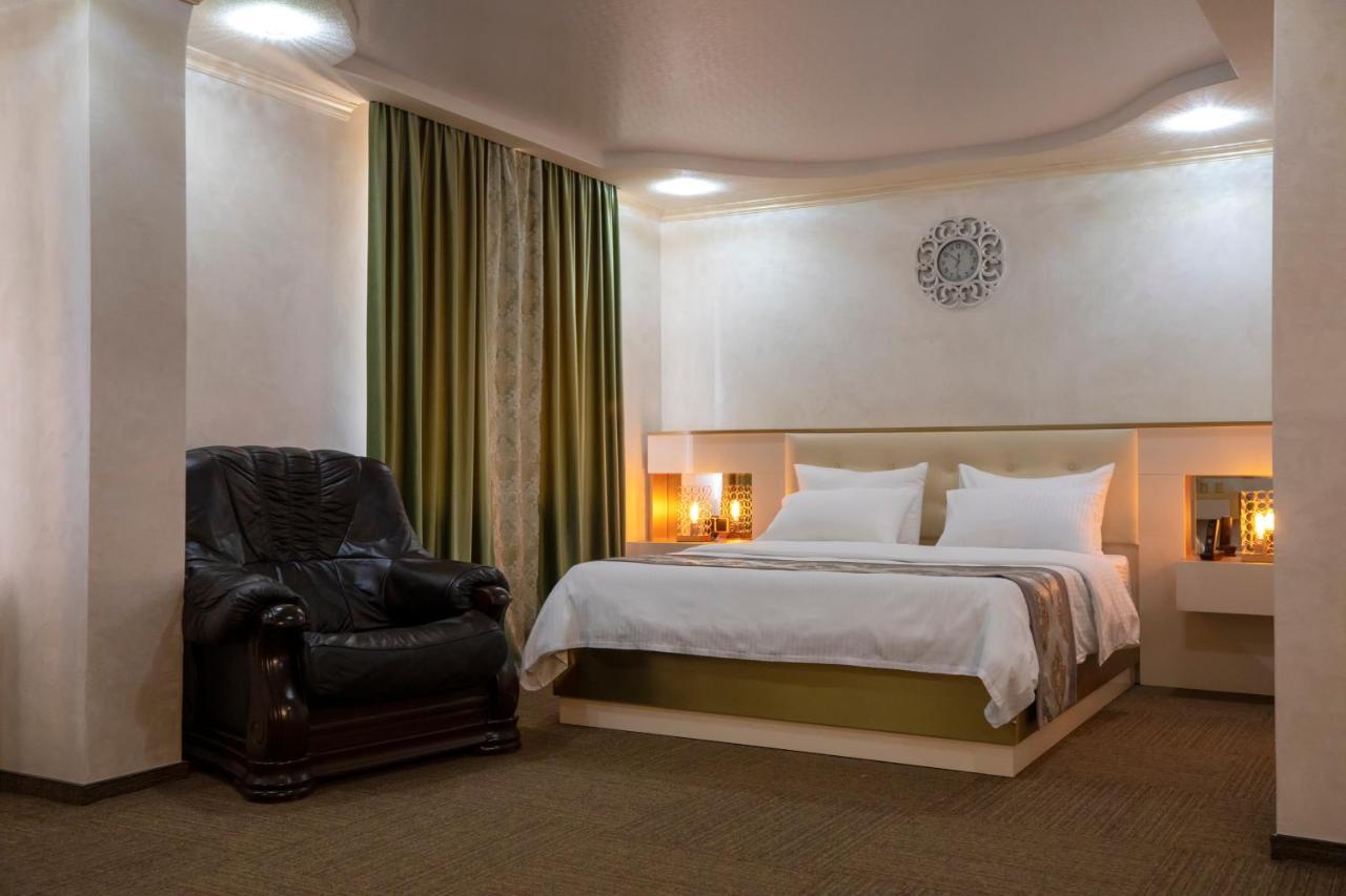Hotel Georgia Gold Gori Esterno foto